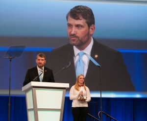 Scott Bowers, Indiana Electric Cooperatives Vice President of Government Relations, accepts the Paul Revere Award at the 2015 NRECA Annual Meeting.